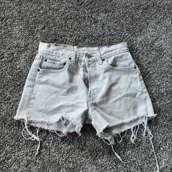 Vtg Levis 501 Shorts Womens 29 Light Wash Denim High Rise Button Fly Cutoff 80s - Picture 1 of 14
